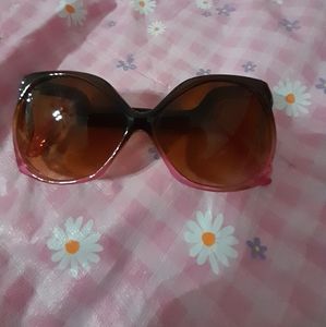 Woman sunglasses pink and brown